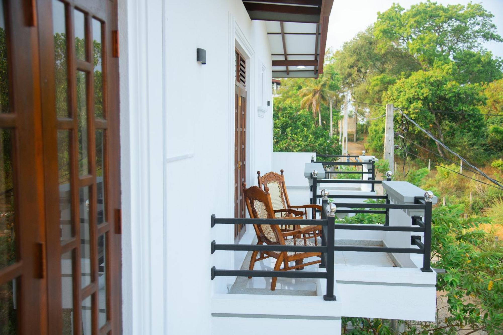 Tango Sunrise Villa Тангале Екстериор снимка